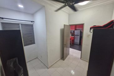 Residensi Bistaria, Ukay Bistari