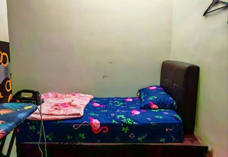 Residensi Bistaria, Ukay Bistari