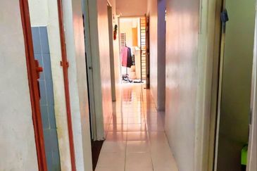 Residensi Bistaria, Ukay Bistari