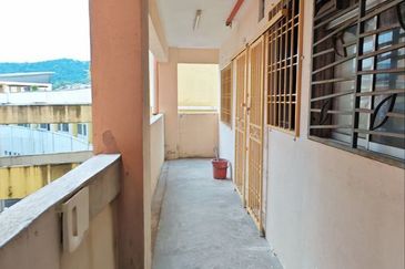 Residensi Bistaria, Ukay Bistari