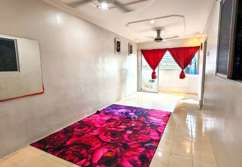 Residensi Bistaria, Ukay Bistari