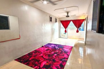 Residensi Bistaria, Ukay Bistari