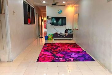 Residensi Bistaria, Ukay Bistari