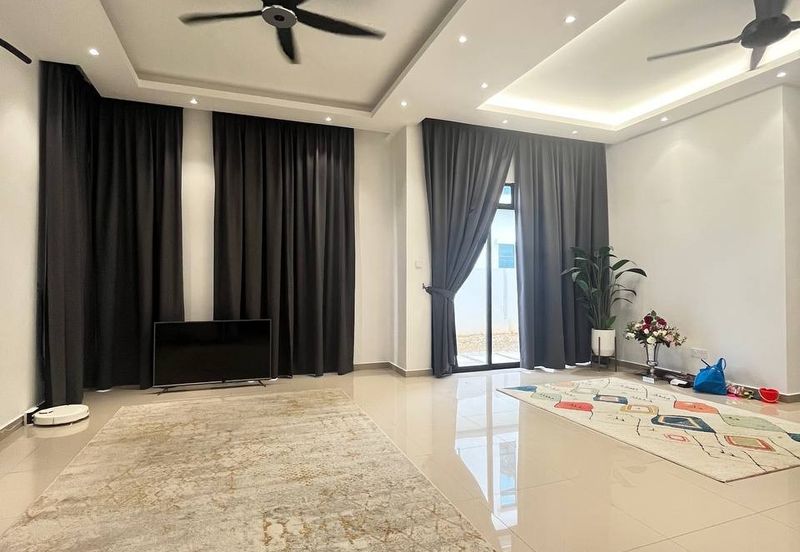 Myra Saujana (Phase 4)