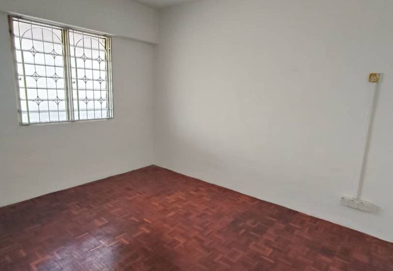 Gat Lebuh Noordin Flat