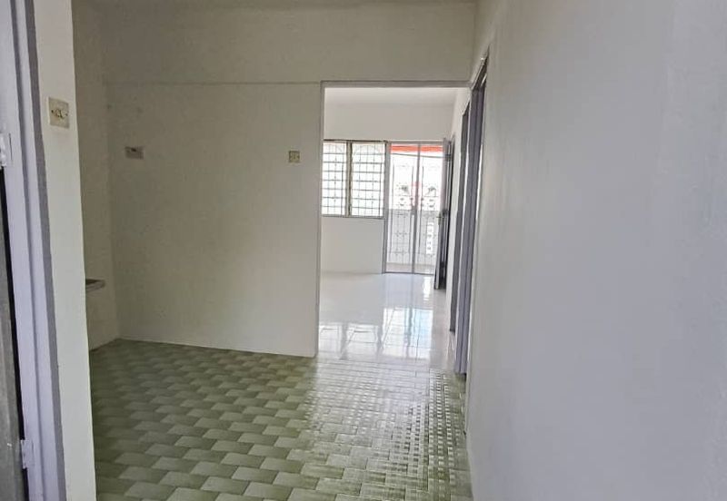 Gat Lebuh Noordin Flat