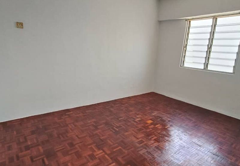 Gat Lebuh Noordin Flat