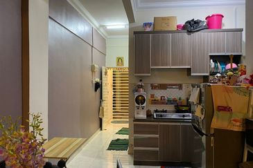 Taman Sinar Pelangi (Lavender Park)