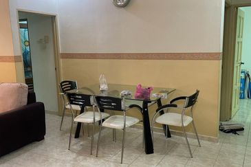 Flat Taman Seri Janggus