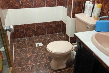 Flat Taman Seri Janggus