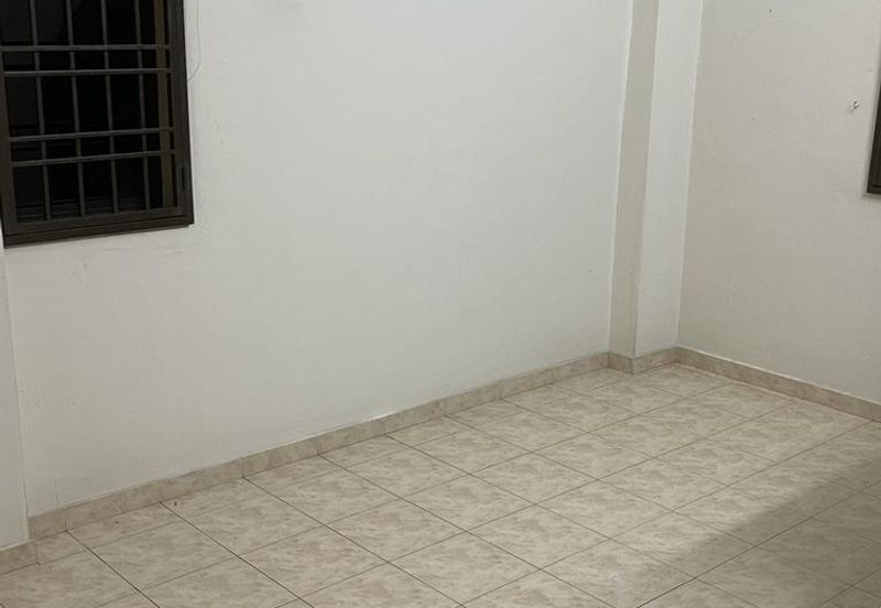 Flat Taman Seri Janggus