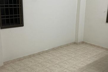 Flat Taman Seri Janggus