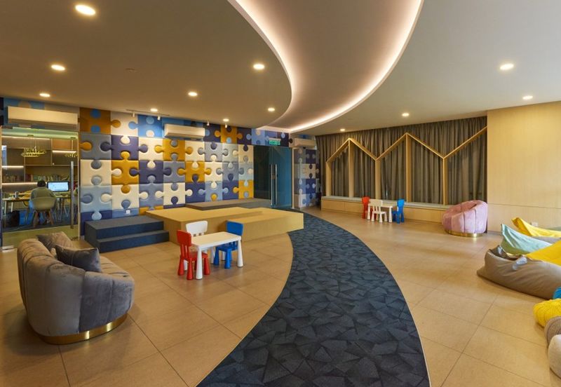 Par 3 Condo & Condo Villa