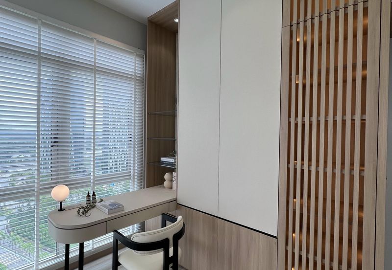 Par 3 Condo & Condo Villa