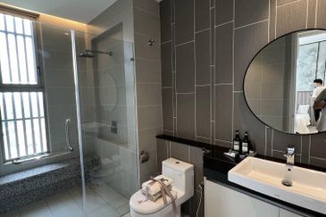 Par 3 Condo & Condo Villa