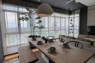 Par 3 Condo & Condo Villa