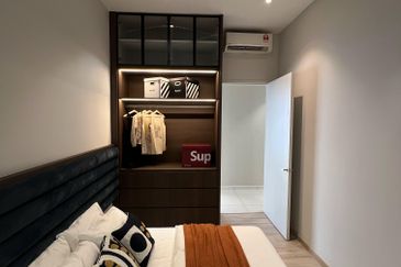 Par 3 Condo & Condo Villa