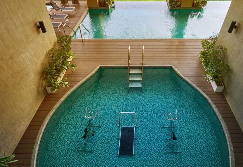 Par 3 Condo & Condo Villa