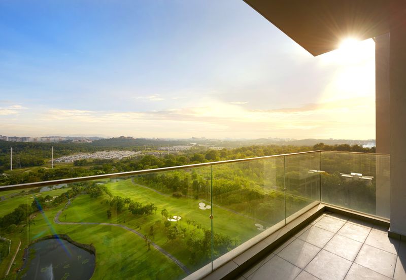 Par 3 Condo & Condo Villa