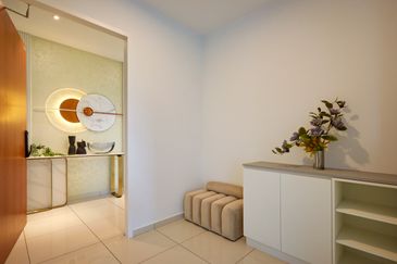 Par 3 Condo & Condo Villa