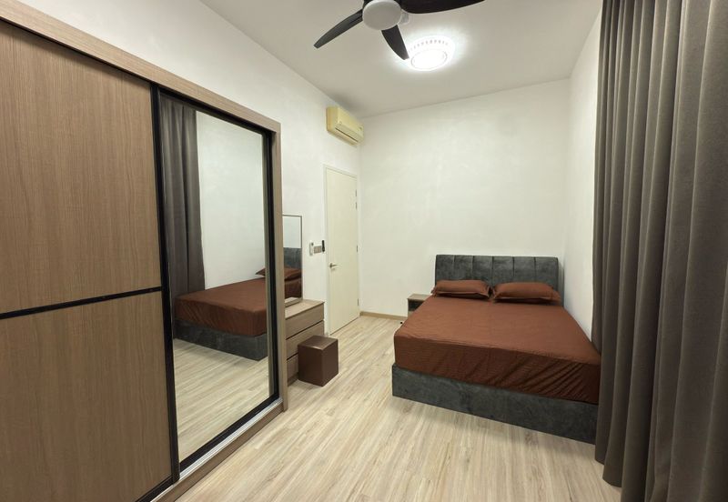 Par 3 Condo & Condo Villa