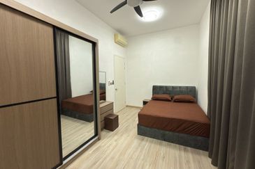 Par 3 Condo & Condo Villa