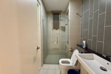 Par 3 Condo & Condo Villa