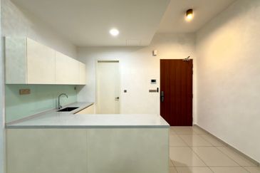 Par 3 Condo & Condo Villa