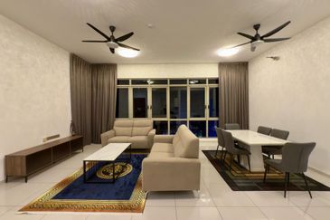 Par 3 Condo & Condo Villa