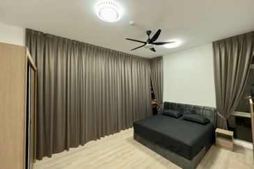 Par 3 Condo & Condo Villa