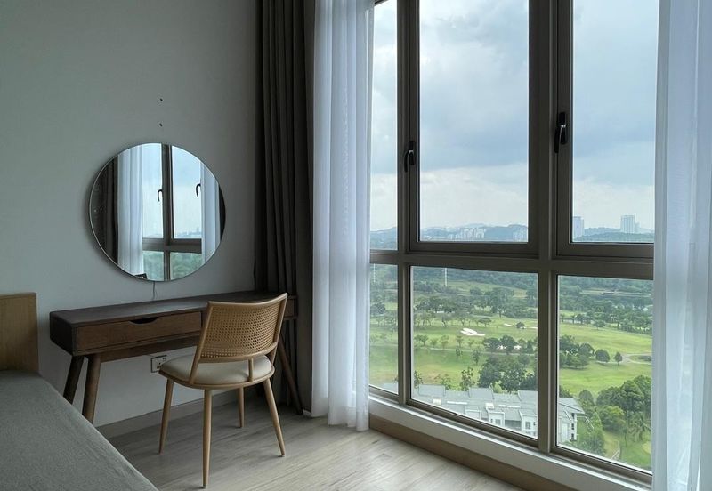 Par 3 Condo & Condo Villa