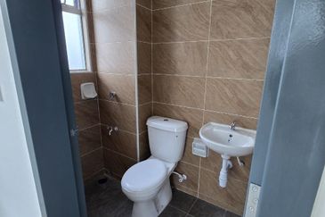 Jalan Perjiranan 11/1