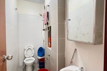 Jalan Perjiranan 11/1