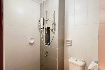 Jalan Perjiranan 11/1