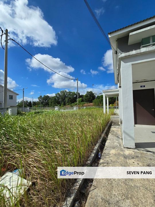 Taman Scientex Utama @ Senai Double Storey Terrace Corner Lot 4 Bed 3 Bath Original Unit, Johor, Senai