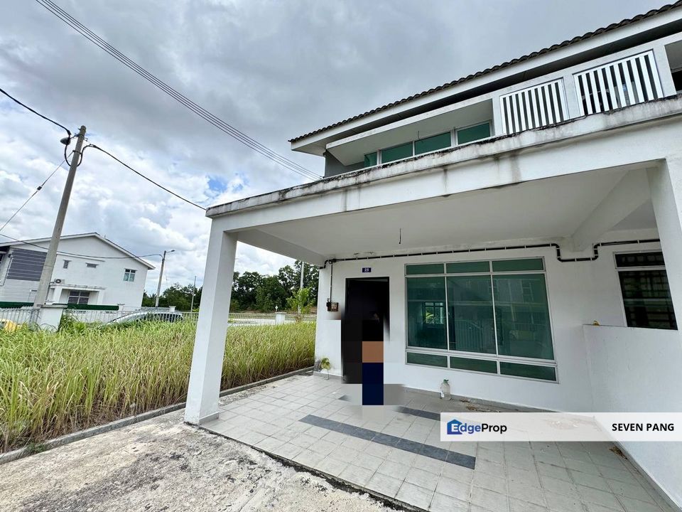 Taman Scientex Utama @ Senai Double Storey Terrace Corner Lot 4 Bed 3 Bath Original Unit, Johor, Senai