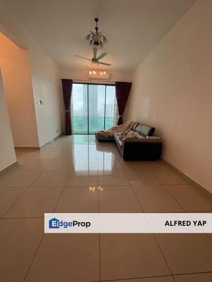 USJ One Park Condo 3 + 1 rooms 3 Bathrooms 1242 Sq Ft 2 Carparks, Selangor, Subang Jaya