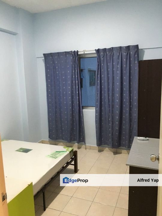 Kelana Mahkota Condo 3+1 Rooms 2 Bathrooms 1 Carpark 1352 Sq Ft , Selangor, Kelana Jaya