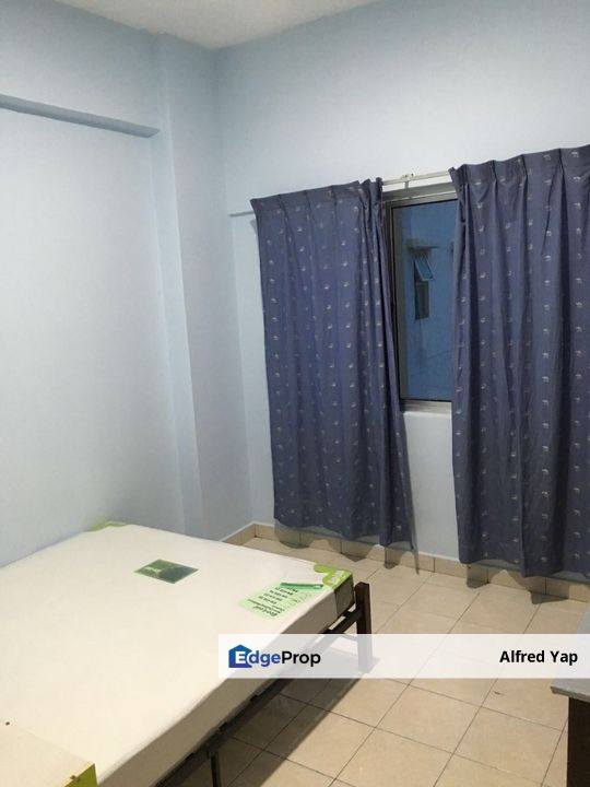 Kelana Mahkota Condo 3+1 Rooms 2 Bathrooms 1 Carpark 1352 Sq Ft , Selangor, Kelana Jaya