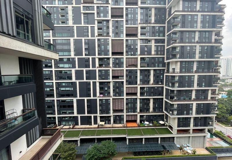 Arcoris Residences