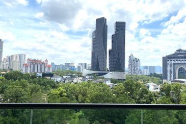 Residensi Solaris Parq