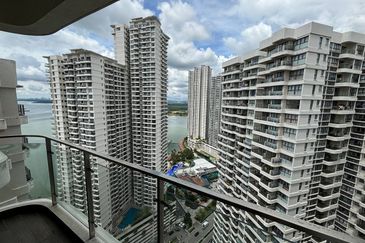 Baypoint @ Country Garden Danga Bay