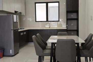 Baypoint @ Country Garden Danga Bay