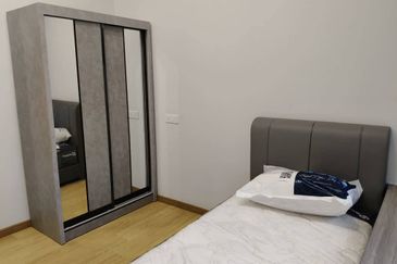 Baypoint @ Country Garden Danga Bay