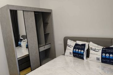 Baypoint @ Country Garden Danga Bay