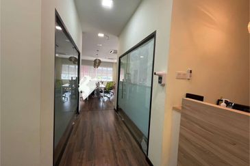 Pusat Perdagangan Danga Utama