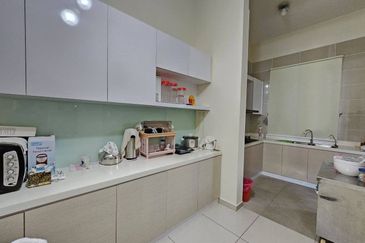 Bina Park Bandar Seri Alam