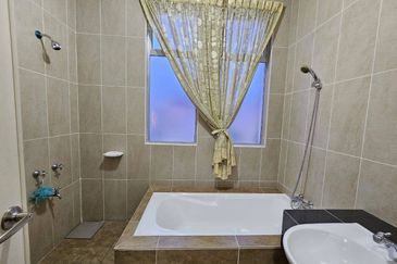 Bina Park Bandar Seri Alam