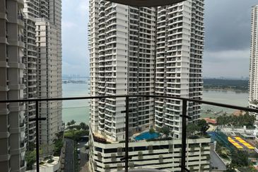 Baypoint @ Country Garden Danga Bay