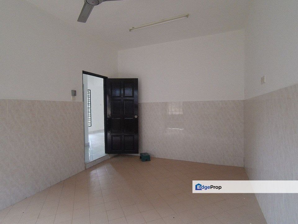 Taman Melawati 2 Storey Semi-D House With Land For Sale, Johor, Skudai